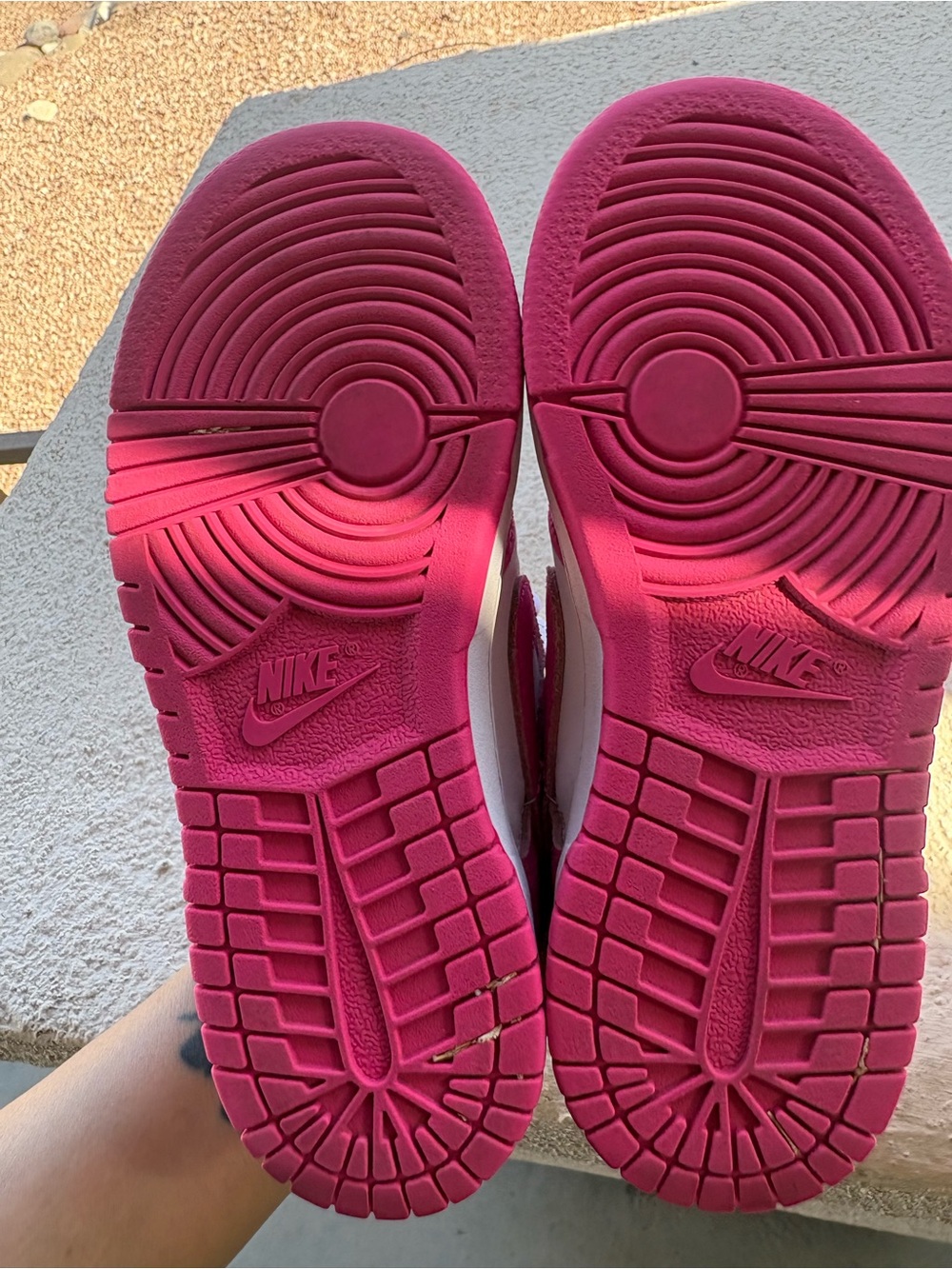 Nike Kids White and Bright Pink Low-Top Sneakers - Picture 5 of 5